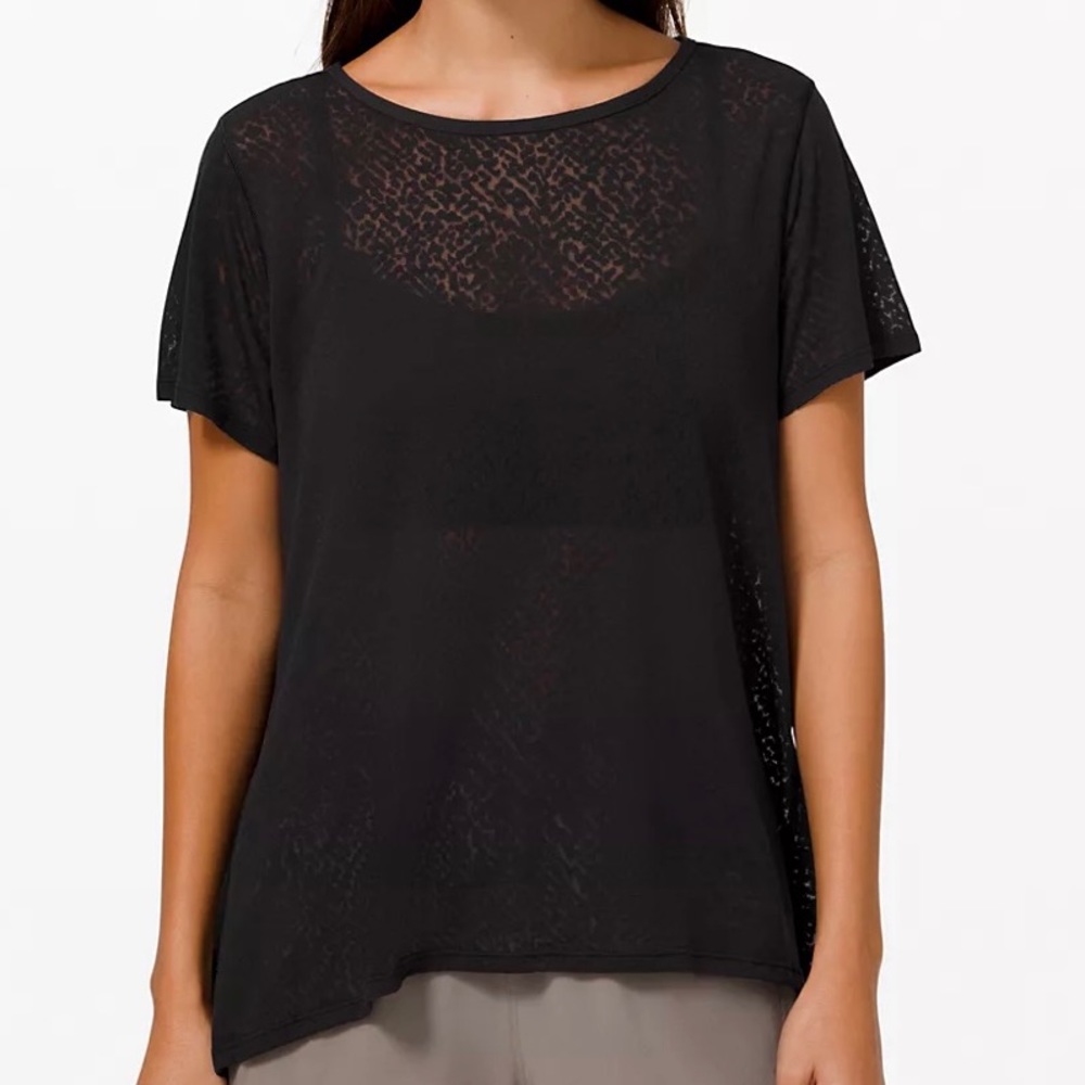 BNWT lululemon in the loop top black